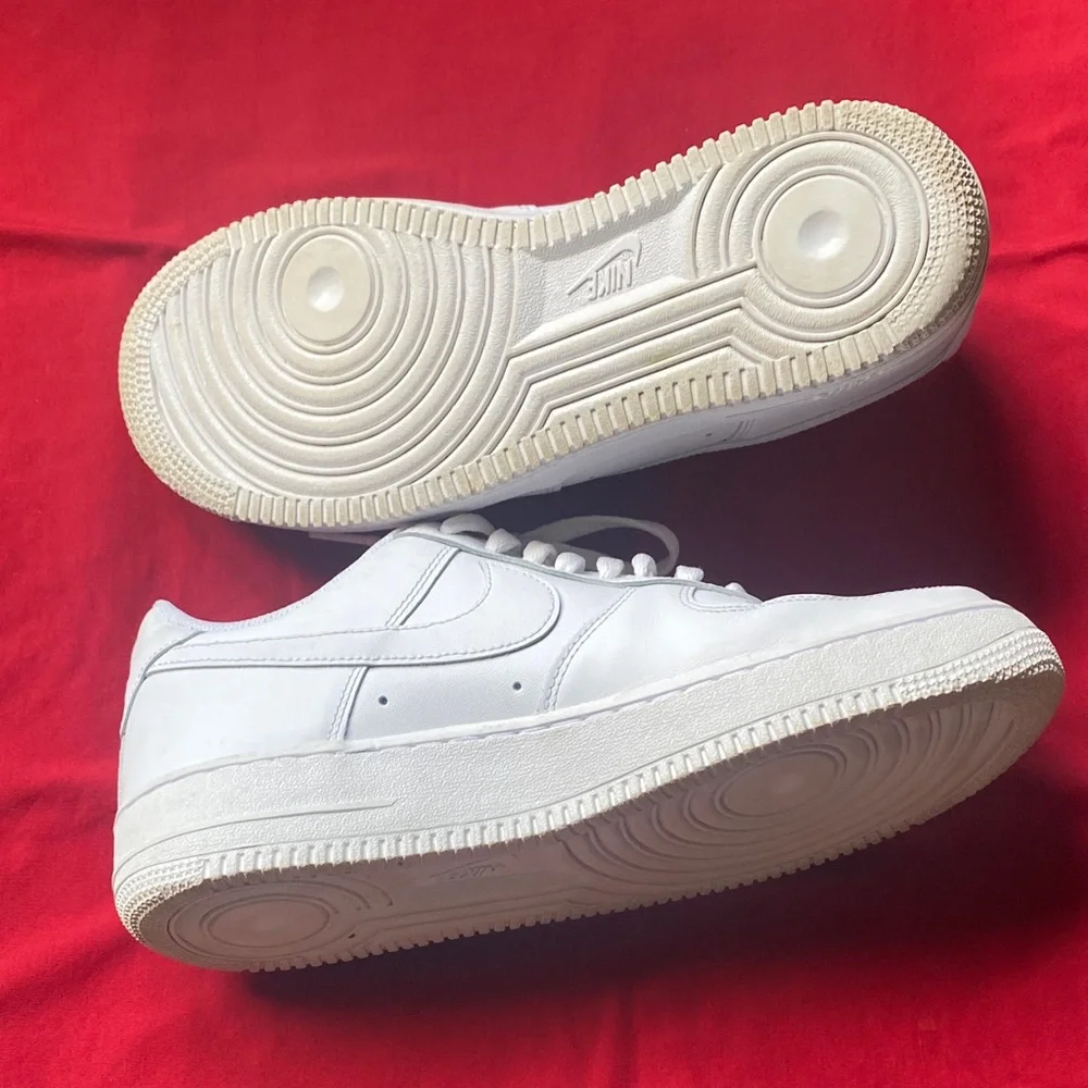 Nike White Sneakers - Picture 2 of 6